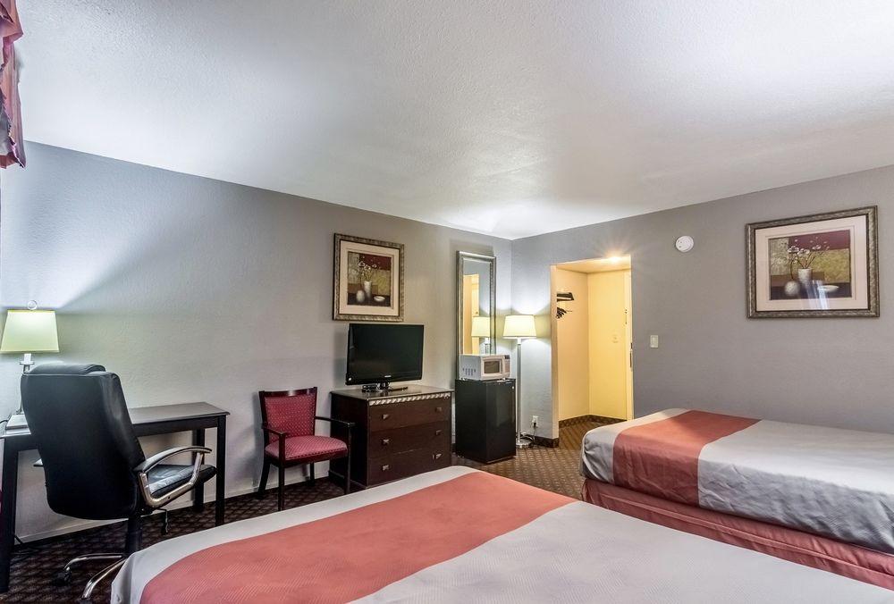 Oyo Townhouse Dodge City Ks 외부 사진