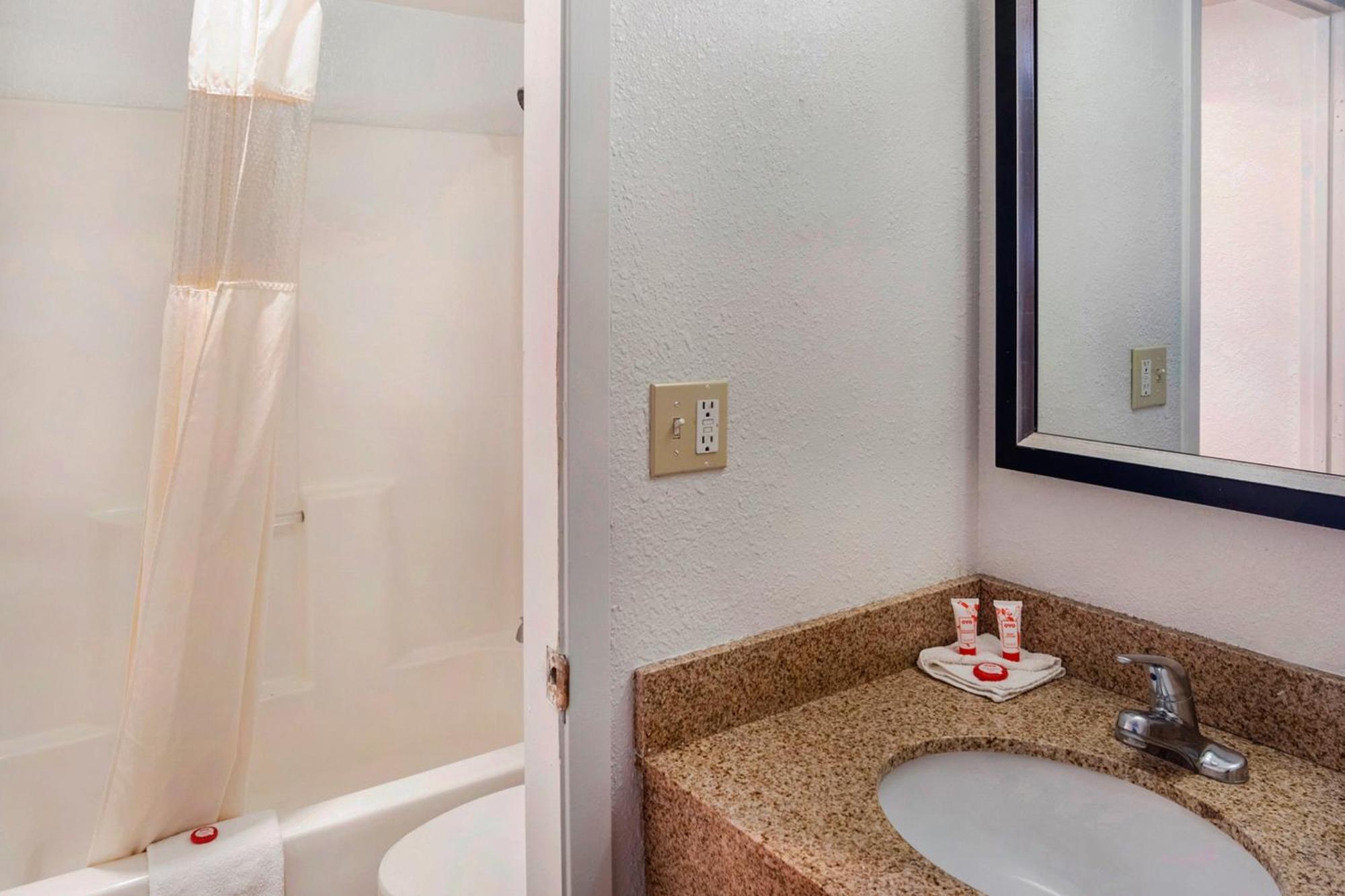 Oyo Townhouse Dodge City Ks 외부 사진