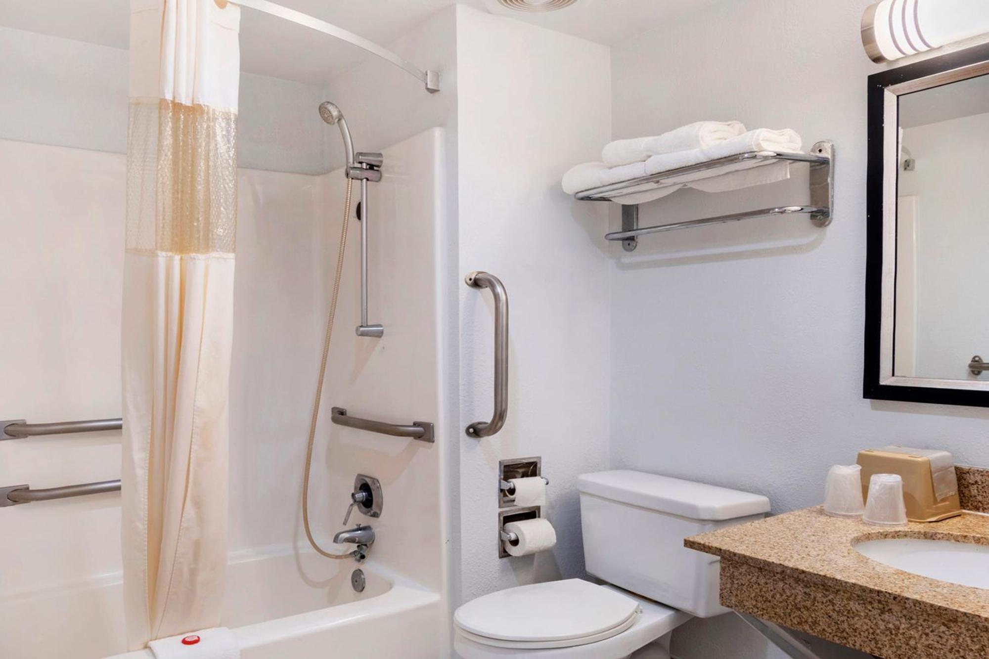 Oyo Townhouse Dodge City Ks 외부 사진