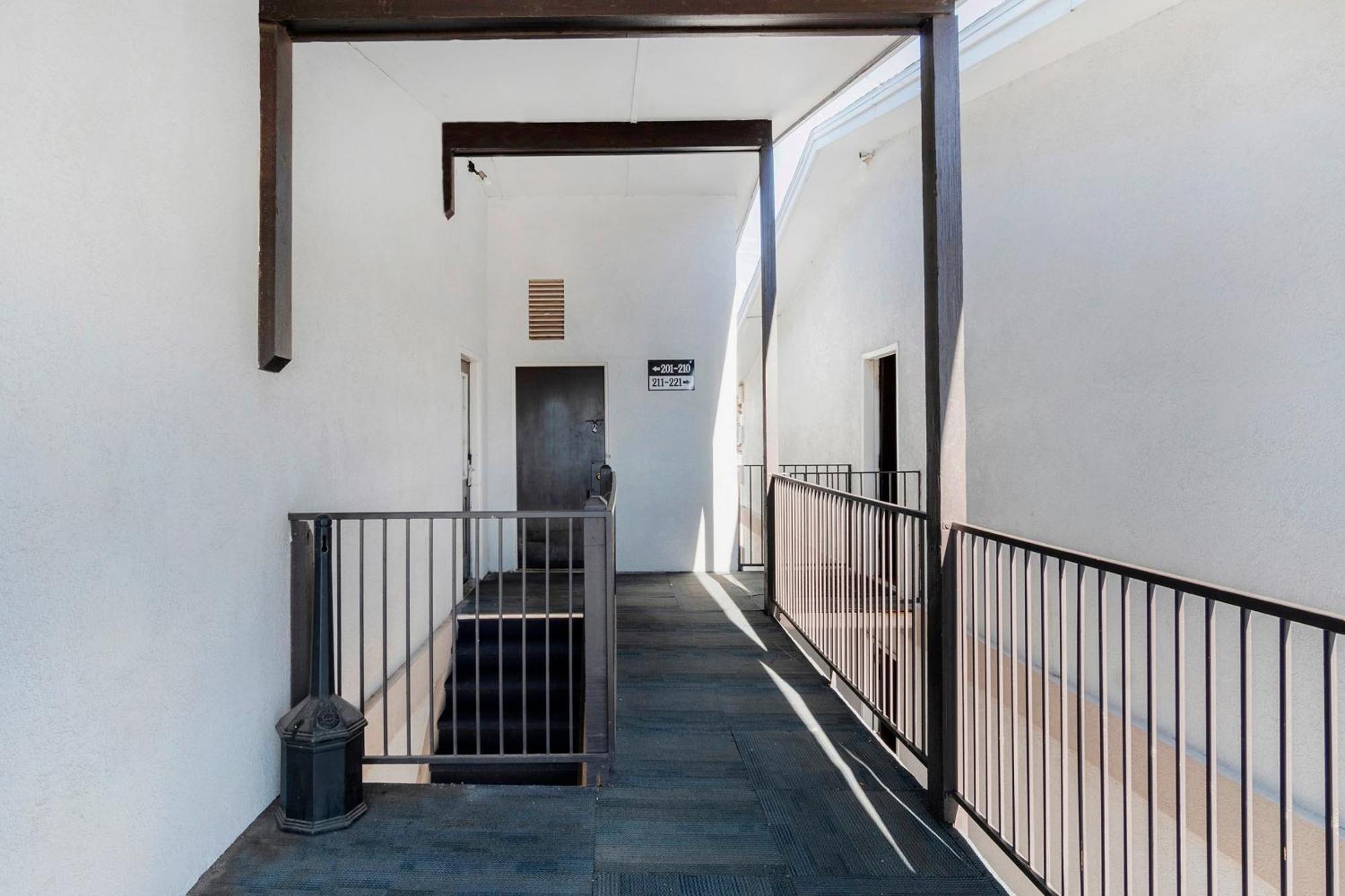 Oyo Townhouse Dodge City Ks 외부 사진