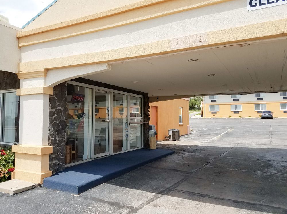 Oyo Townhouse Dodge City Ks 외부 사진